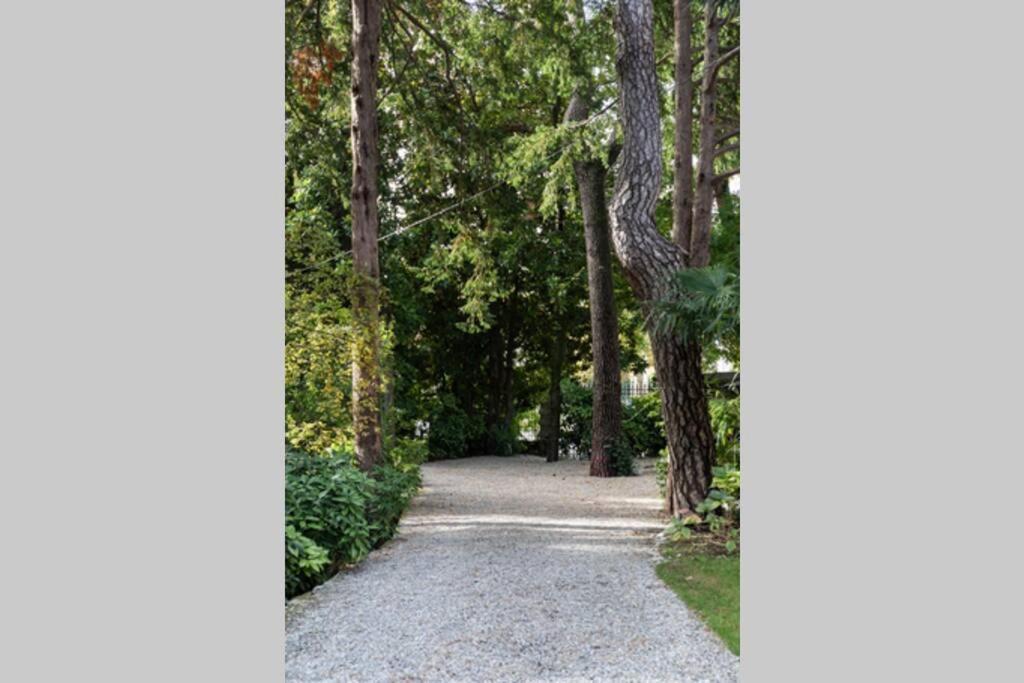 Bilocale Nel Parco Di Villa Erba Cernobbio Buitenkant foto