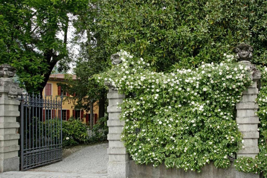 Bilocale Nel Parco Di Villa Erba Cernobbio Buitenkant foto